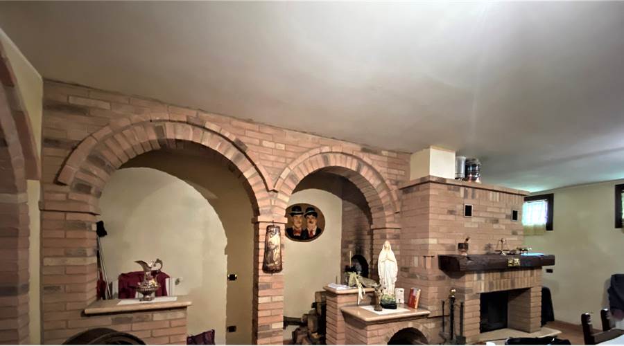 Caminetto e forno a legna